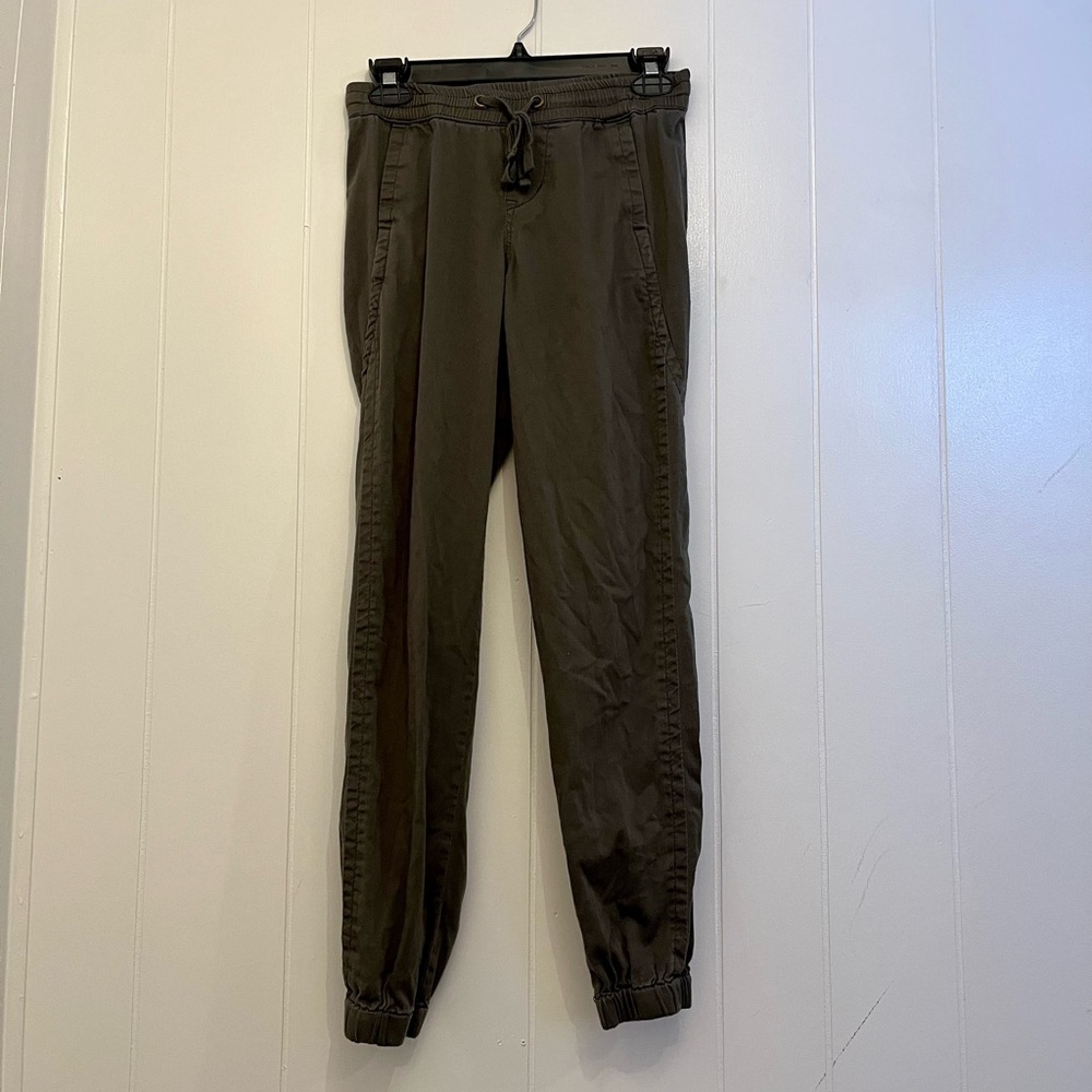Union Bay XS army green joggers